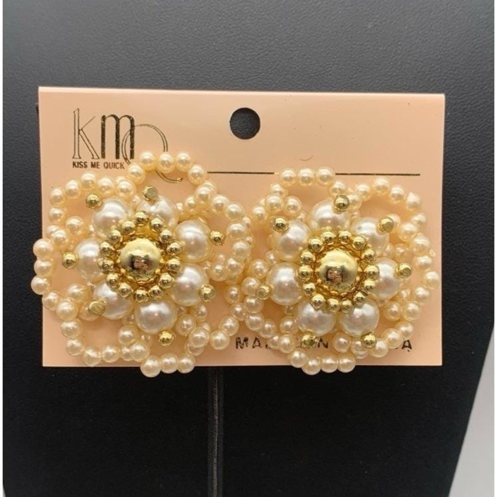 Vintage New Old Stock KMQ Faux Pearl And Gold Tone Cluster Flower Clip On Earrin